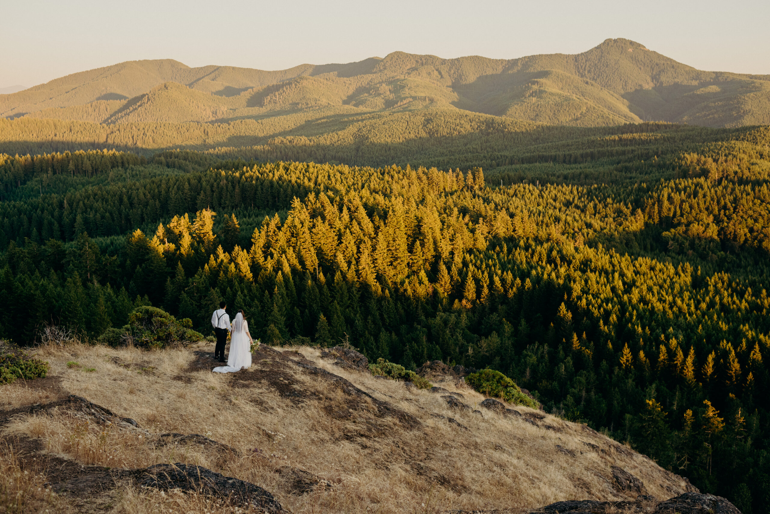 Oregon elopement location idea mountain