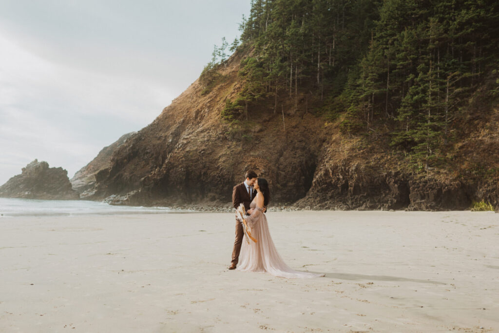 indian beach elopement ecola state park cannon beach elopement 